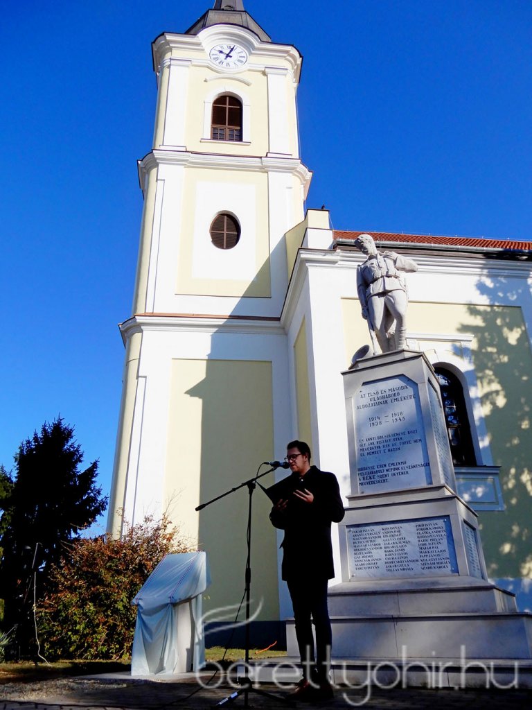 Emléktábla avatás 07